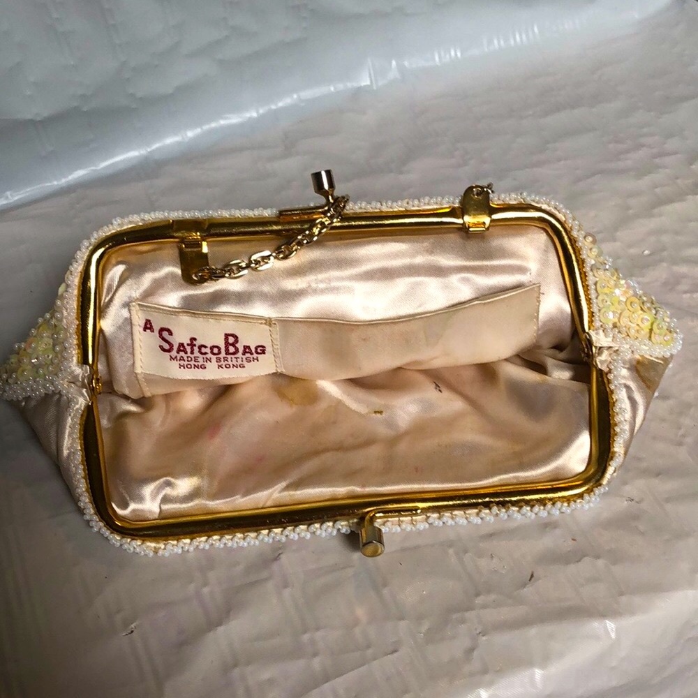White Beaded evening bag VTG British Hong Kong - Picture 3 of 12